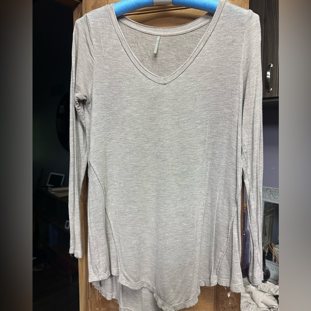 Tan high low waterfall hem long sleeve tunic top M boho super soft leisure